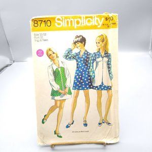Vintage Sewing PATTERN Simplicity 8710, Young Junior Teen 1970 Mini Dress